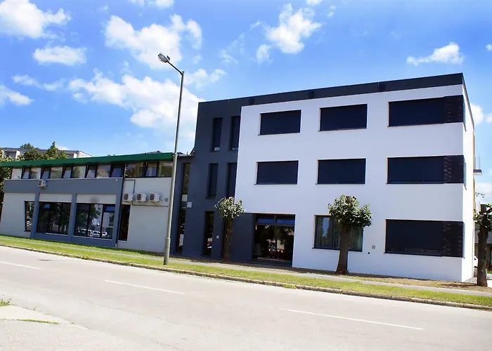 Fitromax Sportpanzio Frühstückspension 4*